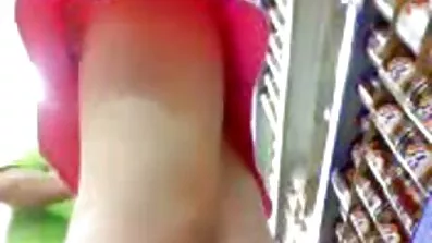 তার মুখের মধ্যে শিশ্ন তার গভীর এবং সেক্সি বিএফ বাঙালি tits মধ্যে আটকে
