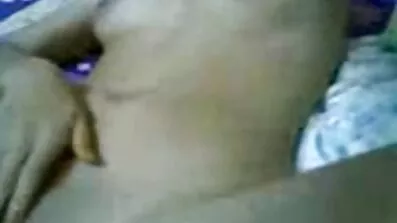 ছানা দেয়াল ভেদ করে মোরগ বাংলা সেক্সি বিএফ উপভোগ করে এবং হাহাকার করে