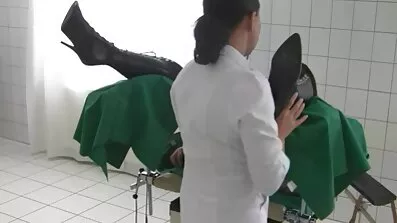 একটি বন্য হিন্দি সেক্সি বিএফ মেয়ে এবং তার কামুক প্রেমিক একটি মোটা শিশ্ন