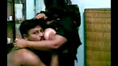 একটি কুকুর-শৈলী অবস্থানে একটি ডাবলু ডাবলু সেক্সি ভিডিও ভাল যৌনসঙ্গম প্রচণ্ড উত্তেজনা কুত্তা আনা