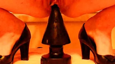 ফ্ল্যাট ছাত্র সেক্সি হট বিএফ তরল চকলেট সঙ্গে smeared