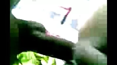 লাল সেক্সি বিএফ কেশিক নগ্ন যোগ মেয়ে ধ্যানরত