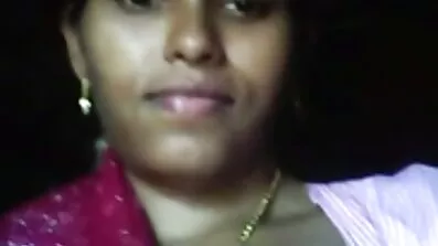 সৎ ভাই দ্রুত ইন্ডিয়ান সেক্সি ডটকম ওয়াশিং মেশিনে তার বোনের মধ্যে প্রবেশ করল।