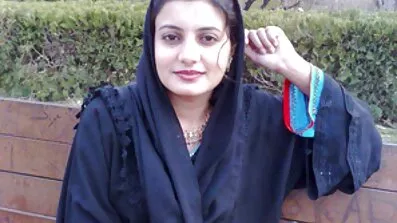 একটি সেক্সি বাংলা বিএফ পাতলা ভগ রোপণ পাম্পড womanizer